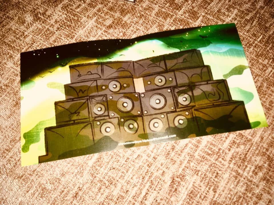 Original Reds Crowns and Camo booklet showing the wide two-page sound-system illustration