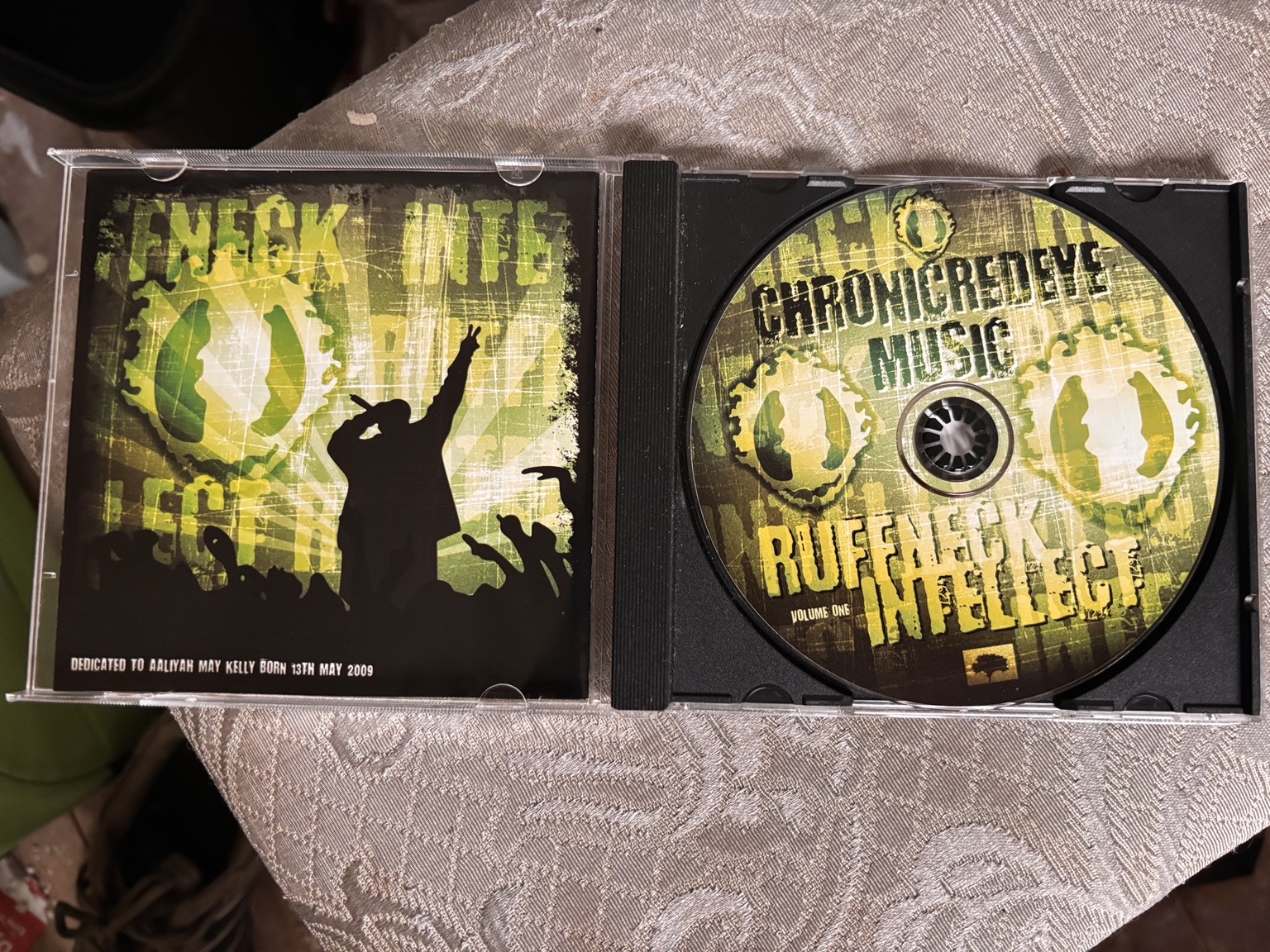 Original Ruffneck Intellect open case with dedication inlay and printed disc